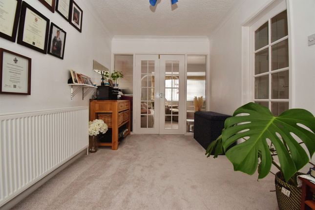 22, The Morwoods, Leicester photo 4