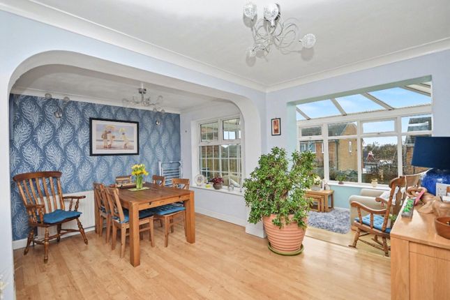 112, Gainsborough Way, Wakefield photo 4