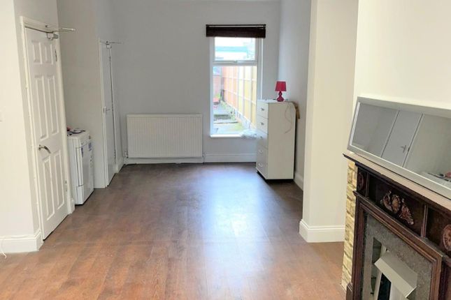 Thumbnail End terrace house to rent in Devonshire Close, London