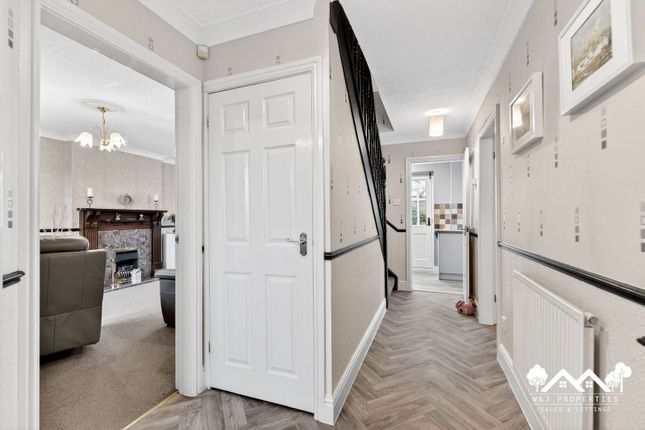 8, Spring Meadows, Darwen photo 3