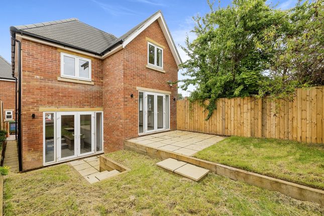 Thumbnail Detached house for sale in Westbeech Court, Banbury