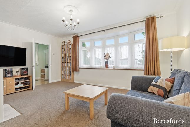 20, Harrison Close, Brentwood photo 2