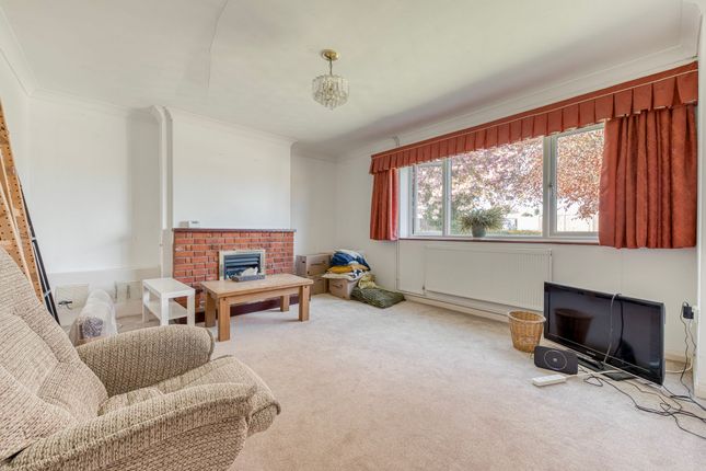 2 Turrell Drive, Lowestoft photo 2