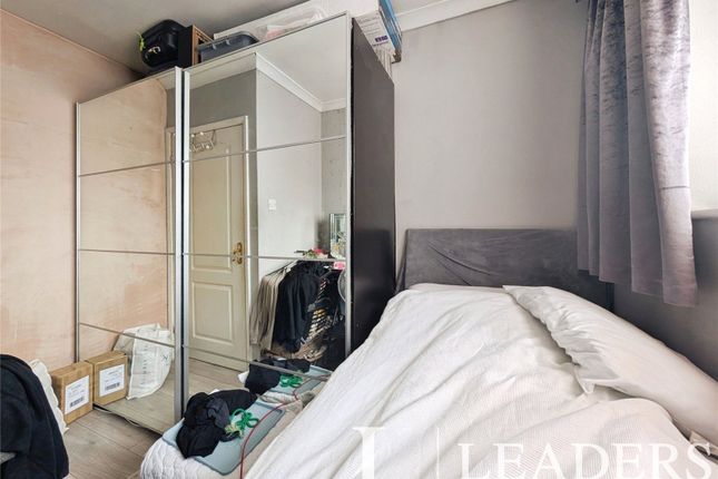 First Floor Bedroom, 14, Northbrooks, Essex photo 3