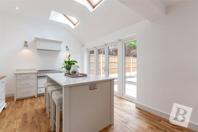 17, Ashburnham Gardens, Upminster photo 3