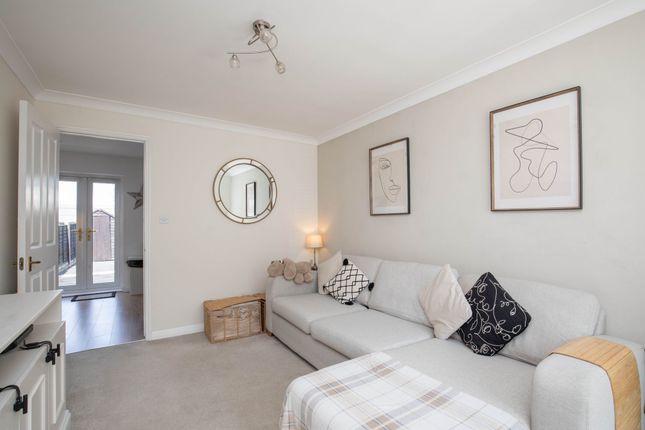 11 Ton View, Bridgend photo 2