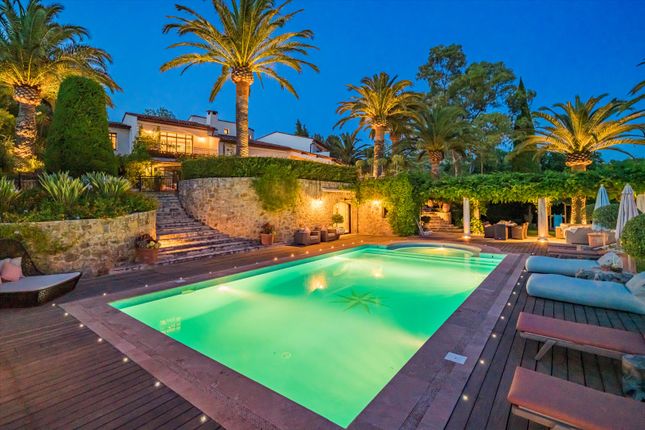 Property for sale in Mougins, Alpes-Maritimes, Provence-Alpes-Côte d`Azur, France