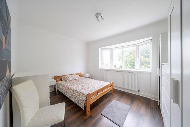 Flat 4, 2, The Park, Golders Green photo 4