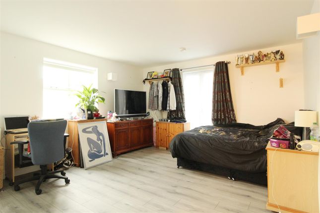 Thumbnail Studio to rent in Howard Place, Brighton