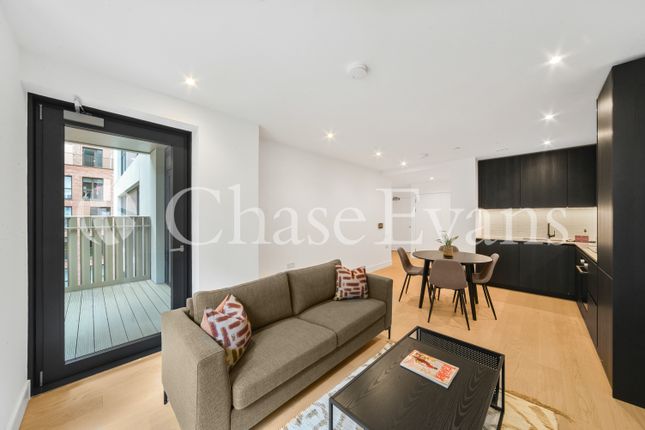 Flat to rent in Hawksbury Heights, Park &amp; Sayer, Elephant And Castle