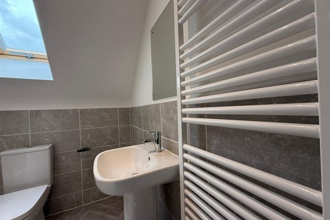 33, Flying Bedstead Way, Hucknall photo 2