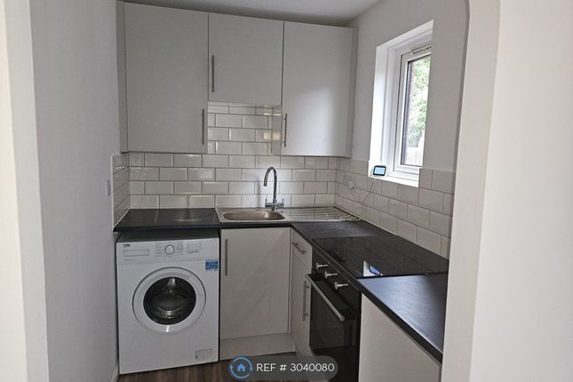 Turnpike Lane, Sutton photo 2
