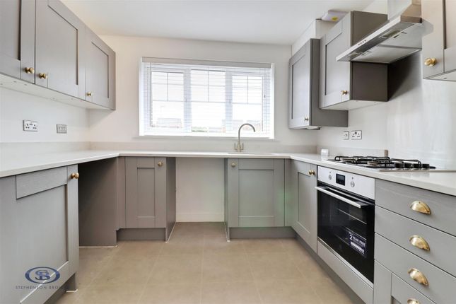 16, Comfrey Avenue, Sandbach photo 3