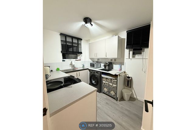 Newcombe Rise, West Drayton photo 5