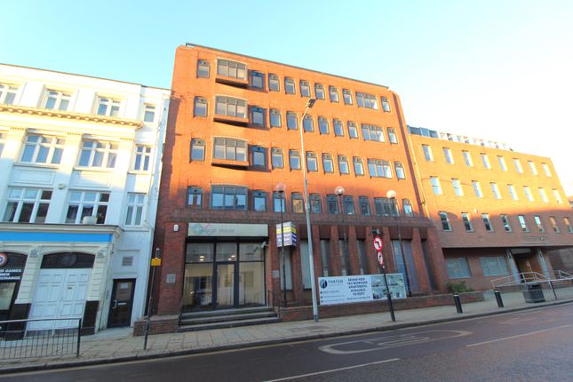 Flat to rent in George Street, Hull