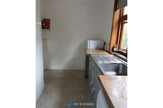 Flat, Maidenhead photo 5