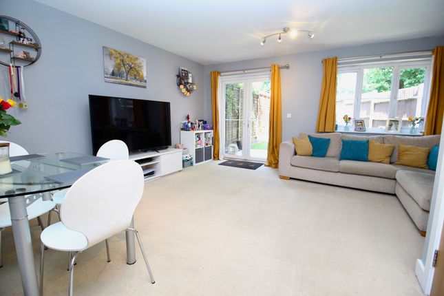 3 Shafford Meadows, Southampton photo 4