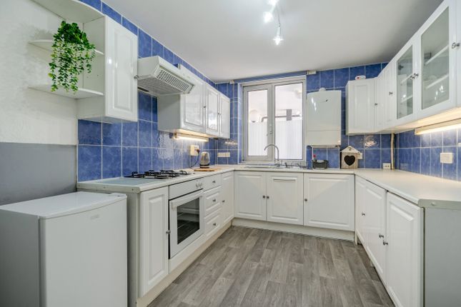 Flat 3, Seaspray,, Marine Parade, West Sussex photo 4
