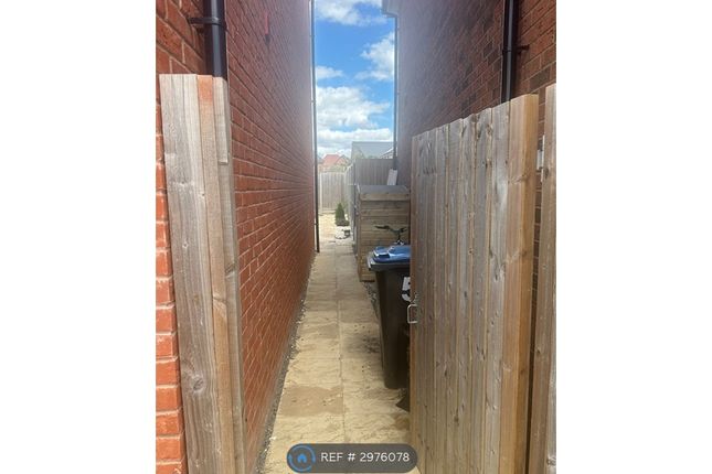 Sycamore Road, Market Harborough photo 3
