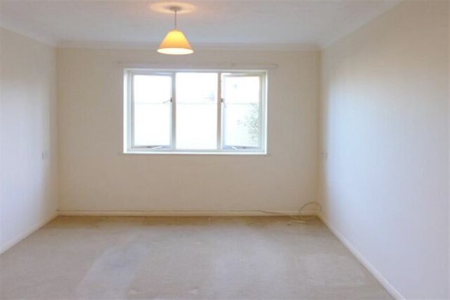 5, Castle Court, Castle Road, Clacton-On-Sea photo 4