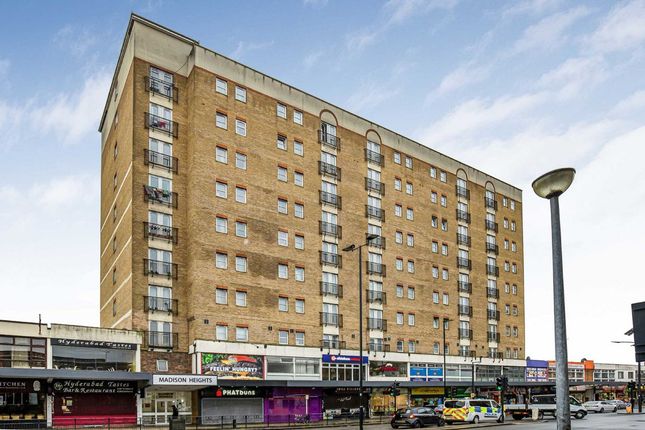 Flat for sale in High Street, Hounslow
