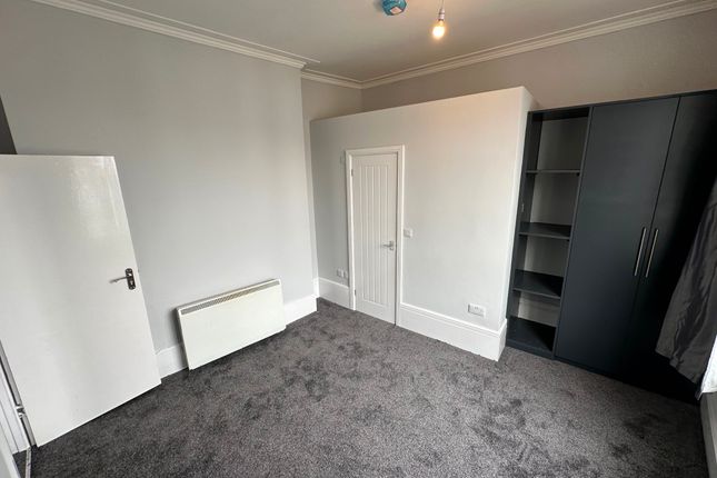 Flat to rent in 2 Bed Flat, Radford Road