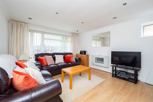 Thumbnail Flat for sale in Westbourne Avenue, Cheam, Sutton