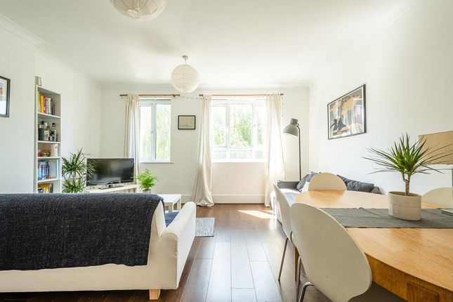 Holly Street, Hackney photo 3