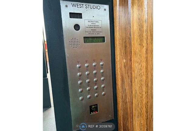 Flat, Gainsborough Studios West Poole Street, London photo 3