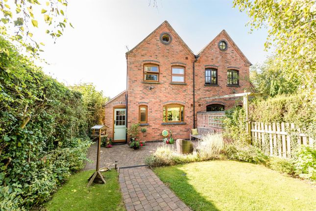 Cottage for sale in Daisy Cottage, Worcester Road, Shenstone, Kidderminster DY10