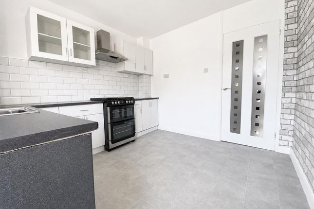 18, Ashley Close, Sheerness photo 3