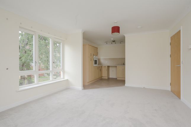 Flat 15, Pantiles House, 30, Langley Road, London photo 3
