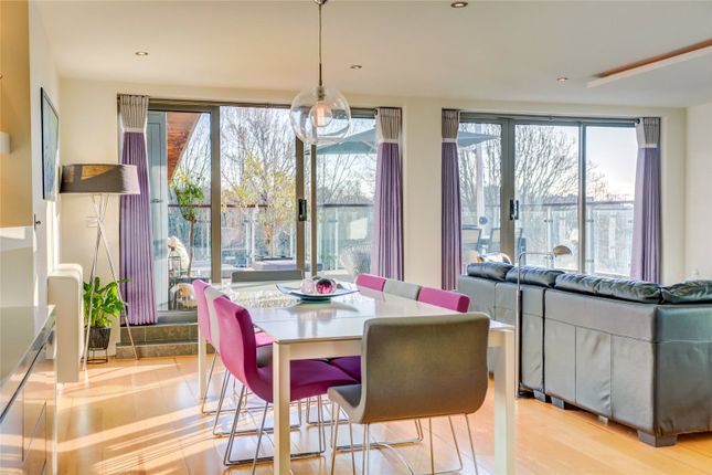 Flat for sale in Park View Road, Hove, East Sussex