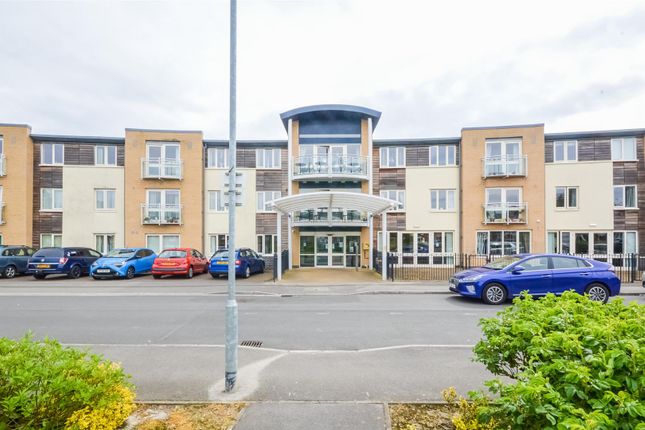 2 bed flat for sale in Whinn, Cecily Close, Normanton WF6
