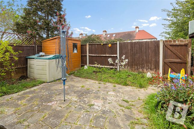 11, Swan Avenue, Upminster photo 4