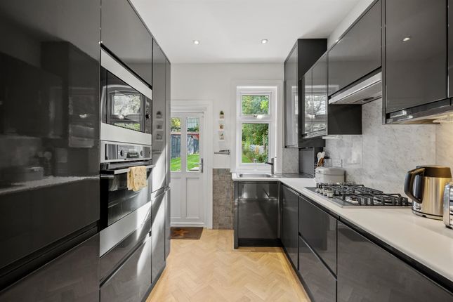 38, Dunvegan Road, London photo 4