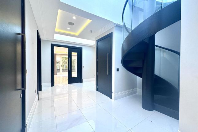 106 Camlet Way, Hadley Wood photo 4