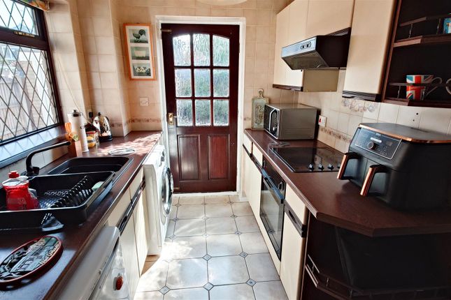 32, Staunton Road, Doncaster photo 3