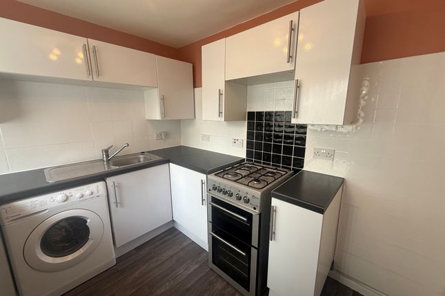 60, Newcastle upon Tyne photo 2
