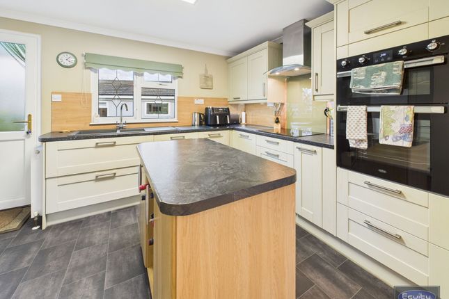 15 Lonsborough Gardens, Oakham photo 4