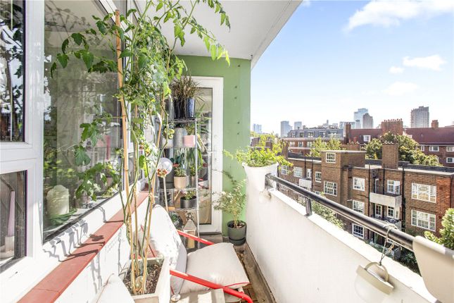 Flat 34, Mulberry Court,, Tompion Street, London photo 3