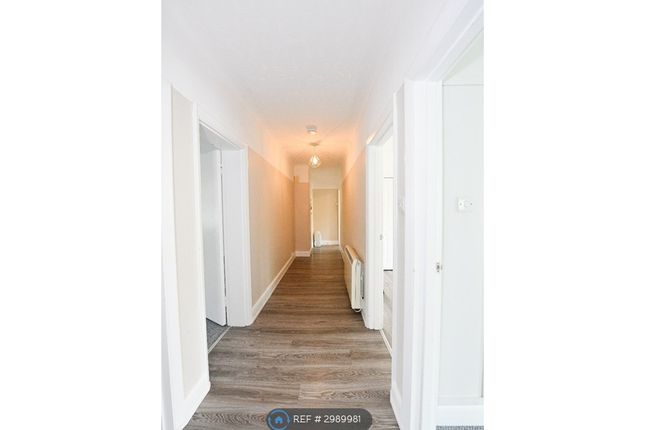 Flat, Grange Court Grange St, St Albans photo 4