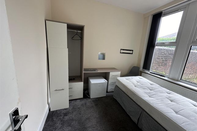 Thumbnail Room to rent in Cemetery Road, Preston