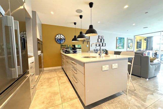 38, Broom Mead, Bexleyheath photo 3