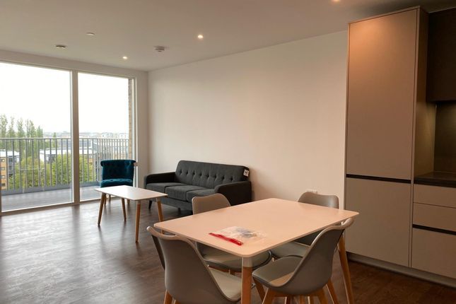 Thumbnail Flat to rent in Grove Street, London