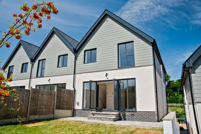 4, Clos Ty Mawr, Colwyn Bay photo 3