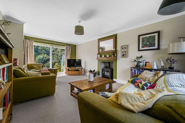 18, Holbrook Barn Road, Sudbury photo 4