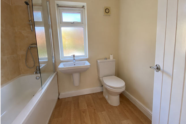 29, Gudmunsen Avenue, Bishop Auckland photo 4