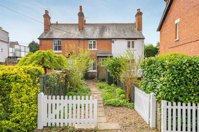 Thumbnail Cottage to rent in Oliver Road, Ascot