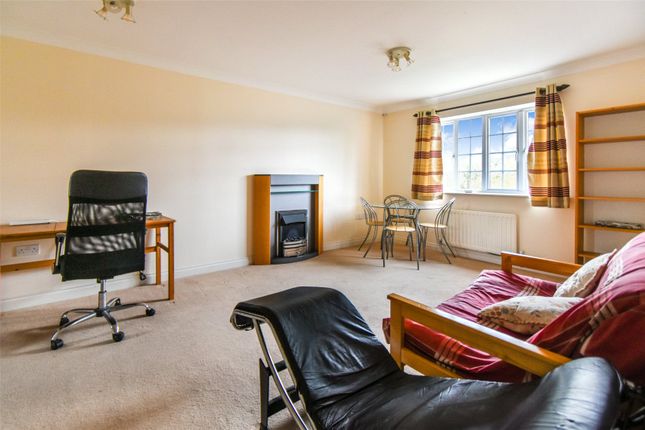 Flat for sale in Foundry Close, Hook